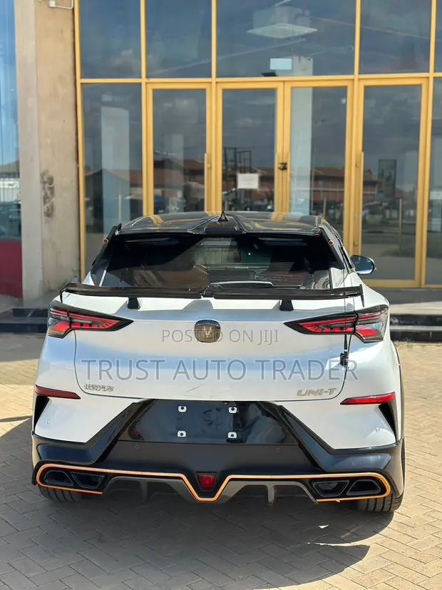 Changan UNI-T 1.5 FWD 2022 White - 1