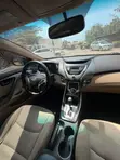 Hyundai Elantra 2012 Red - 4
