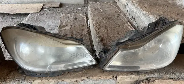Mercedes-Benz W204 C300 Used Headlight - 1