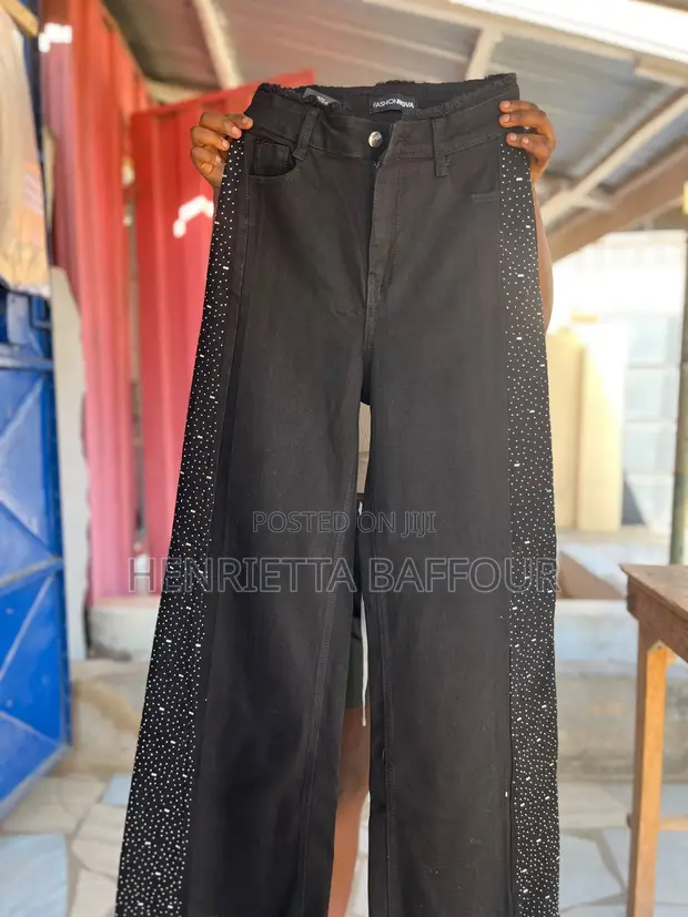 FashionNova Wide-Leg Jeans - Ash - 1