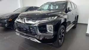 New Mitsubishi Pajero Sport 2025 GLX Black