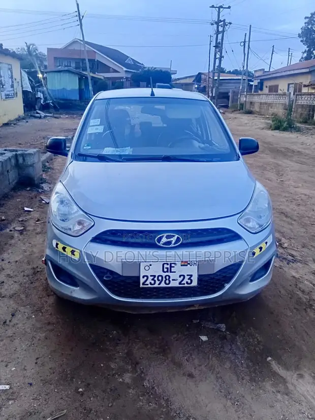Hyundai i10 2013 Silver - 1