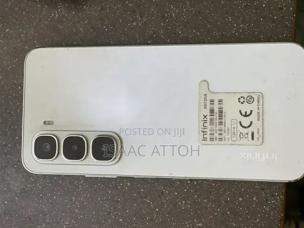 Infinix Hot 60i 128GB Silver - 1