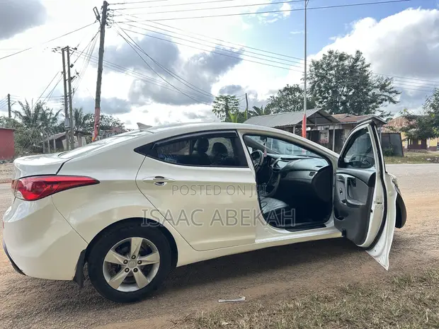 Hyundai Elantra 2013 White - 1