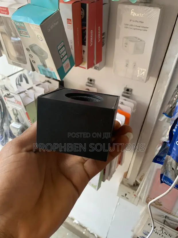 Universal Square Microphone Flag Cube - 1