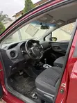 Toyota Yaris 2018 Burgundy - 5