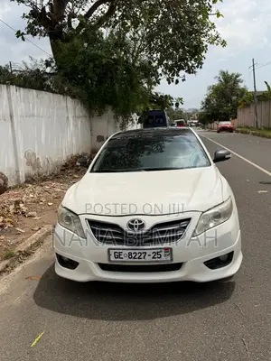2011 Toyota Camry SE Sedan