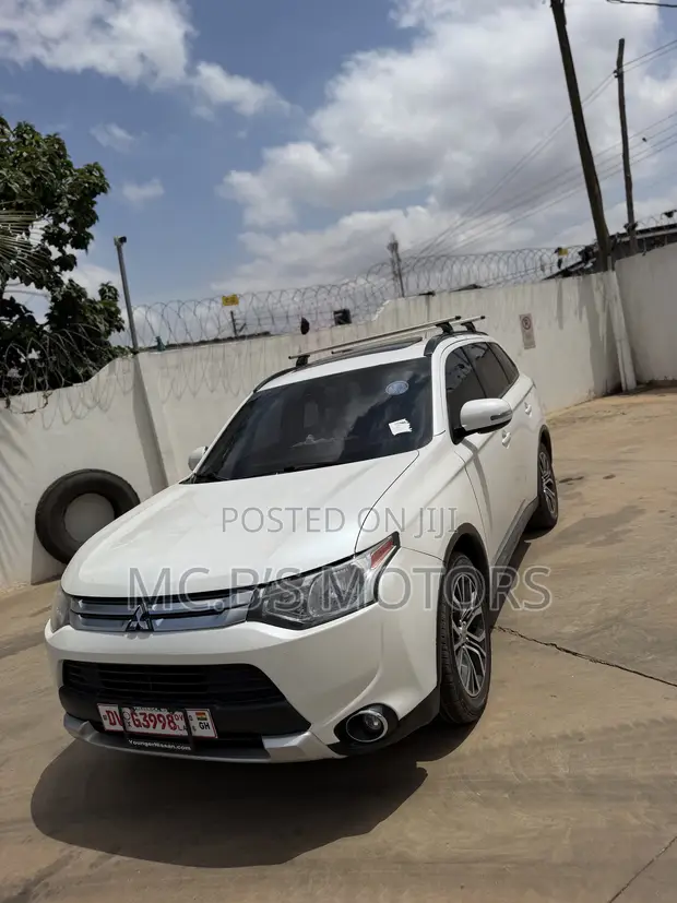 Mitsubishi Outlander 2016 White - 1
