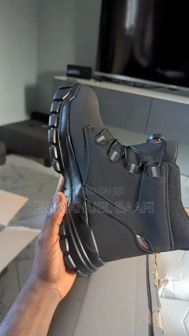Durable Premium Safety Boots - Waterproof, Slip-Resistant - 1