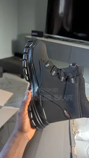 Durable Premium Safety Boots - Waterproof, Slip-Resistant