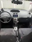 Toyota Vitz 2010 White - 2