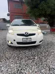 Toyota Vitz 2010 White - 4