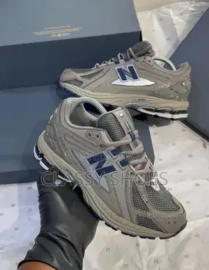 New Balance 1906 Sneakers