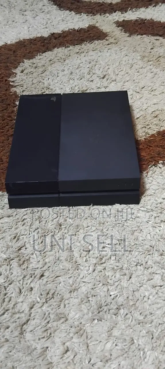 PS4 Console with One Controller - 1
