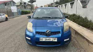 Toyota Vitz 1.0 FWD 3dr 2010 Blue