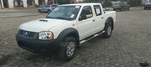 Nissan Hardbody Pickup 2012 White - 1