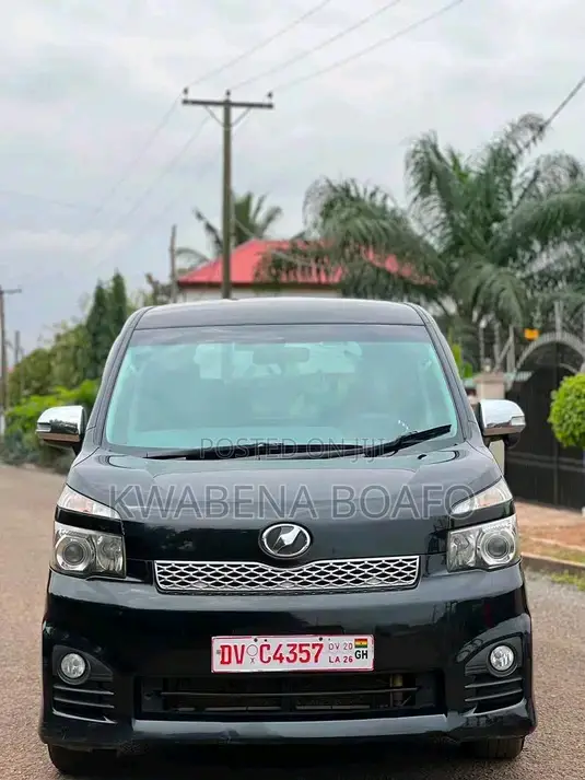 Toyota Voxy 2011 Black - 1