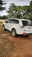 Mitsubishi Outlander 2016 White - 3