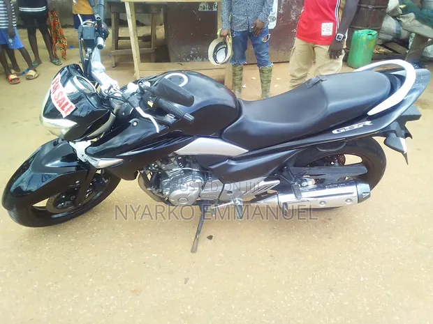 Suzuki GSR 2025 Black - 1