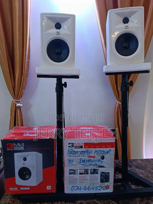 JBL 305P MKII Powered 5" Studio Monitors (Pair) - 1