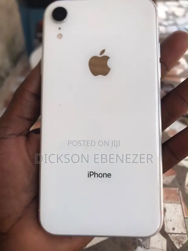 Apple iPhone XR 64GB White - 1