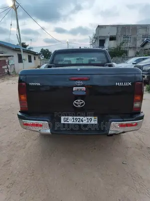 Toyota Hilux 2012 Black