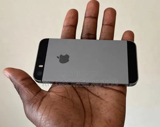 Apple iPhone SE 32GB Silver - 1