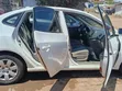 Hyundai Elantra 2010 White - 4