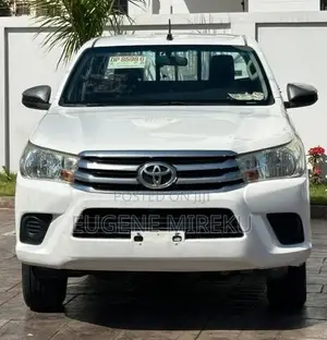 Toyota Hilux 2017 White