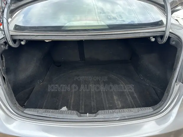 2015 Hyundai Elantra SE Sedan (1.8L) - Gray - 1