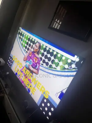 Samsung 65” 4K UHD Smart LED TV - RU7100 Series