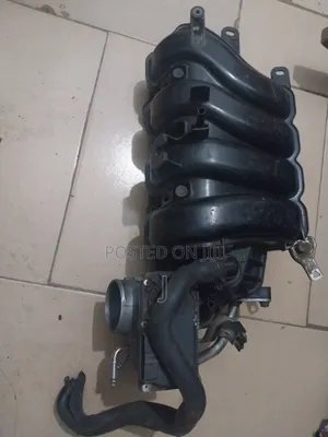 2012 Toyota Vitz Complete Manifold with Throttle Body