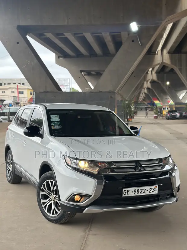 2015 Mitsubishi Outlander SE AWD SUV - 1