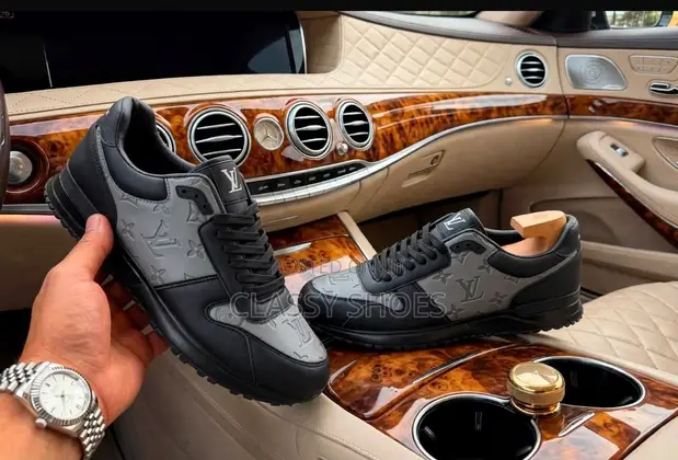 Louis Vuitton Sneakers - 1