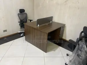 Office Workstation Desk with Privacy Screen
