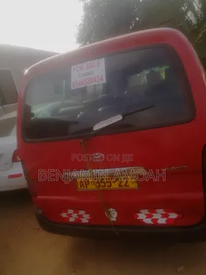 Toyota HiAce 2006 Bus