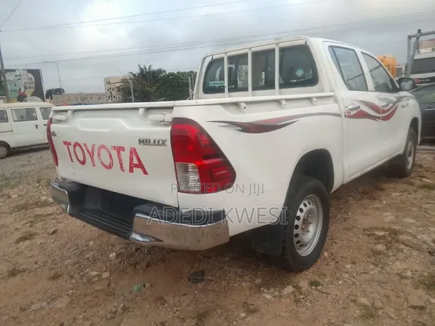 Toyota Hilux Revo Double Cab Petrol 2.7 AWD 2016 White - 1