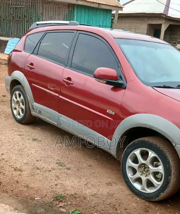 Pontiac Vibe 2006 Burgundy - 1