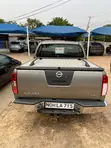 Nissan Navara 2016 Gray - 2