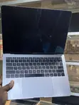 Apple MacBook Pro 2017 13" 16GB RAM, 512GB SSD - 4