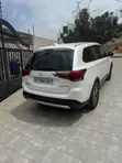 Mitsubishi Outlander 2017 White - 2