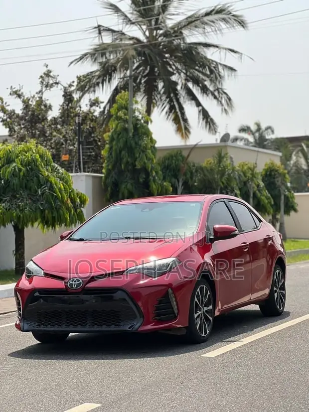Toyota Corolla 2017 Red - 1