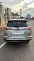 2017 Toyota RAV4 XLE AWD - 4