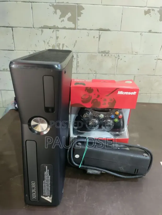 Xbox 360 with 15 Games Installed - 1