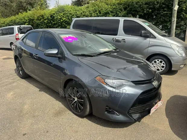 2017 Toyota Corolla LE Sedan - 1