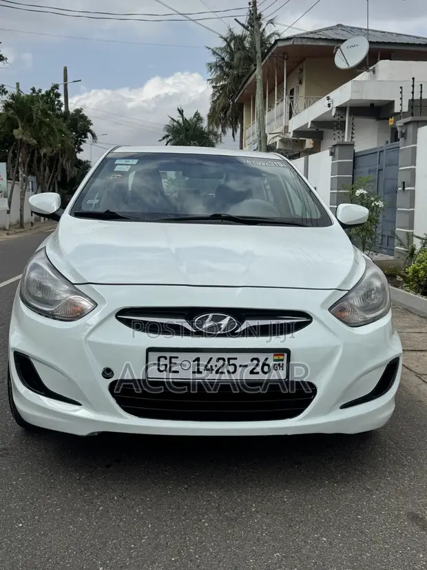 Hyundai Accent 2013 White - 1
