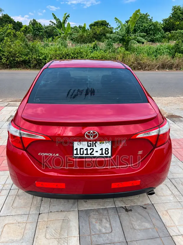 Toyota Corolla S Premium 2015 Red - 1