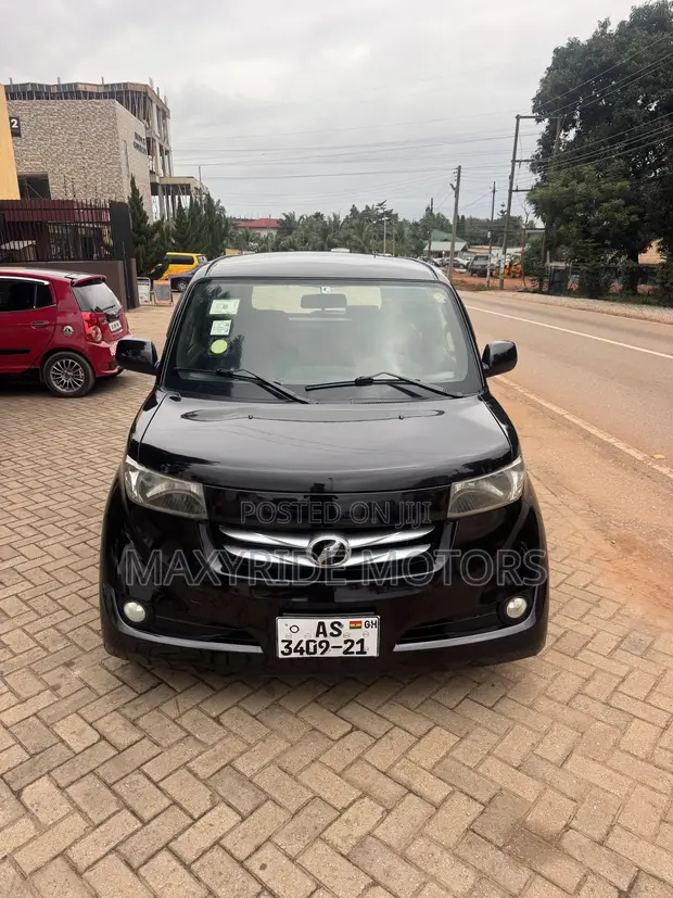 Toyota bB 2010 Black - 1