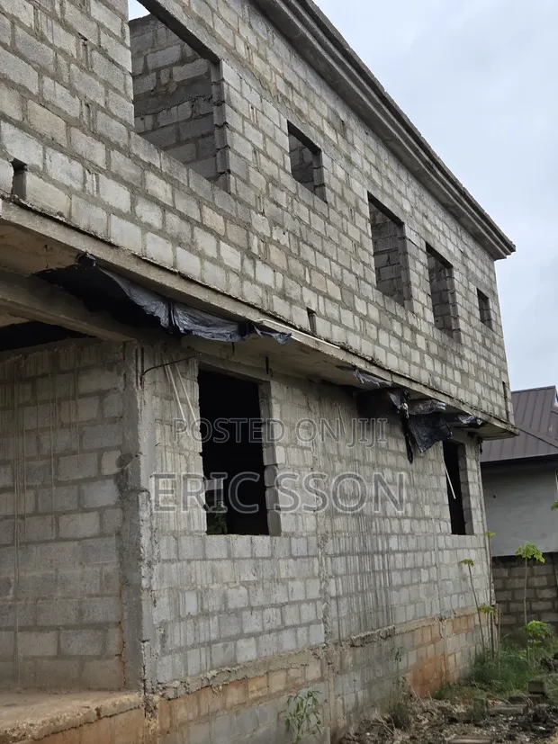 6-Bedroom Uncompleted House for Sale in Amansie West - 1