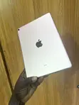 Apple iPad Pro 10.5 (2017) 64GB Yellow - 1
